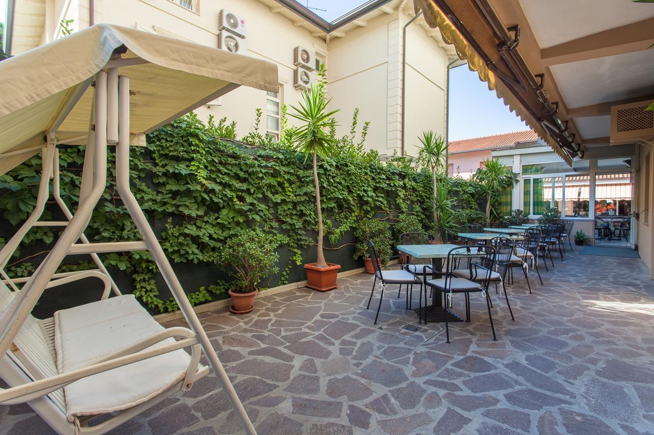 Hotel Benvenuti Gatteo a Mare Exterior foto